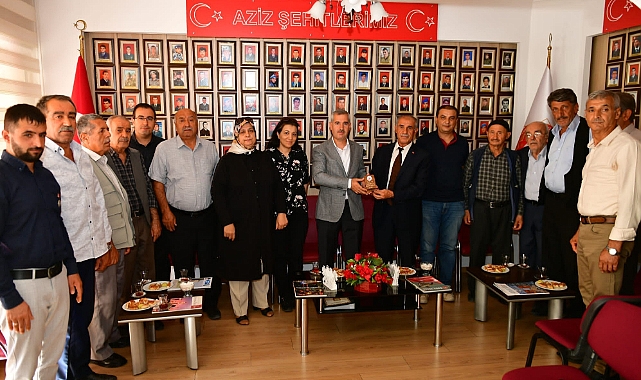 Başkan Güder Ve Kaymakam Savar, Minik Kalplerle Buluştu