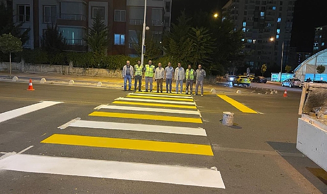 Büyükşehir Belediyesi Yaya Geçitlerini Yeniliyor