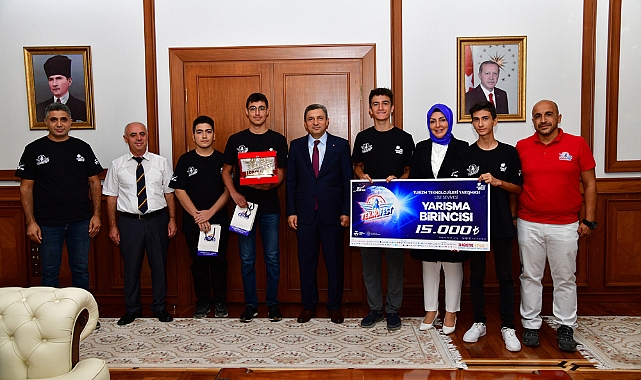 Vali Hulusi Şahin TEKNOFEST’te Dereceye Giren Öğrencileri Kabul Etti