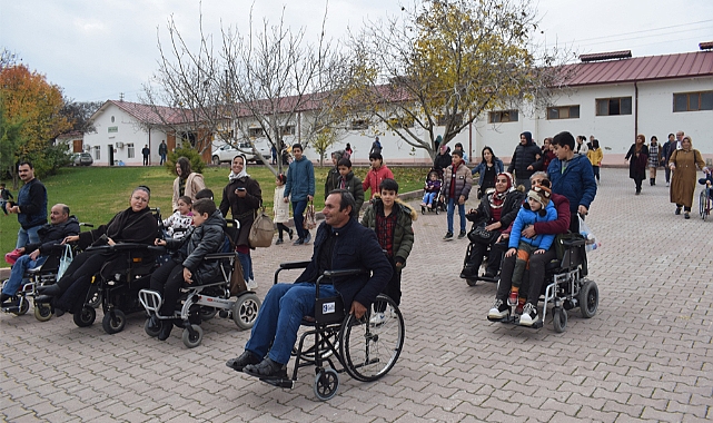 Engelli Çocukların Mutlu Günü