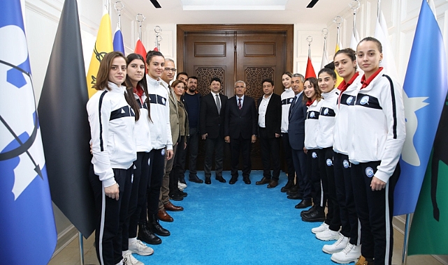 Kadın Voleybolculardan Başkan Güder’e Şampiyonluk Sözü