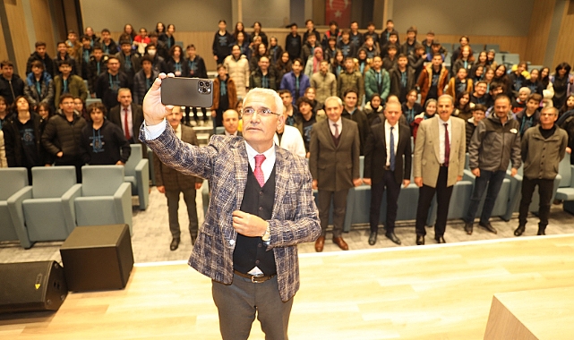 Başkan Güder: “Eğitime Öncelik Gençlere İse Ayrıcalık Tanıyoruz”