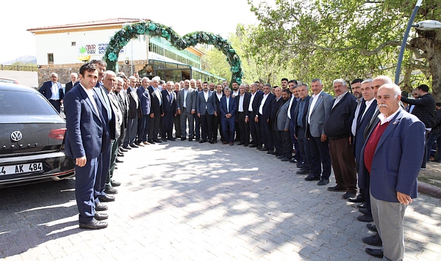 AK Parti’nin Seçmenlere Ücretsiz Ulaşım Kampanyasına İlk Gün 2 Bin 450 Kişi Başvurdu
