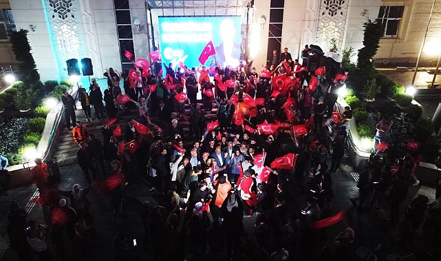 Battalgazililer Cumhurbaşkanı Erdoğan’ın Zaferini Kutladı
