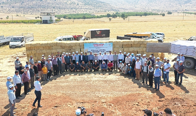 “Depremzede Çiftçimizin Yaralarını El Birliğiyle Sarıyoruz”