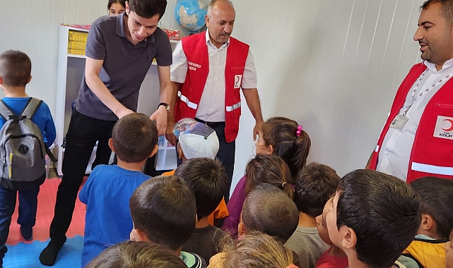 Konteyner Kentteki Çocuklara Okul Çantası Seti