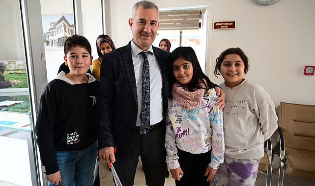“Öğrencilerimize Hedeflerine Ulaşmaları İçin Her Türlü Desteği Veriyoruz”