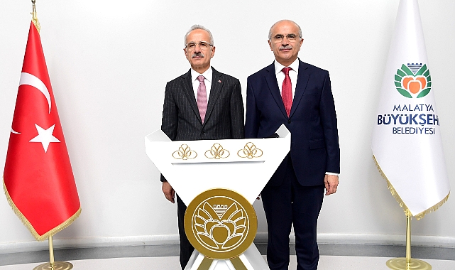 Bakan Uraloğlu Malatya Büyükşehir Belediye Başkanı Sami Er’i Ziyaret Etti