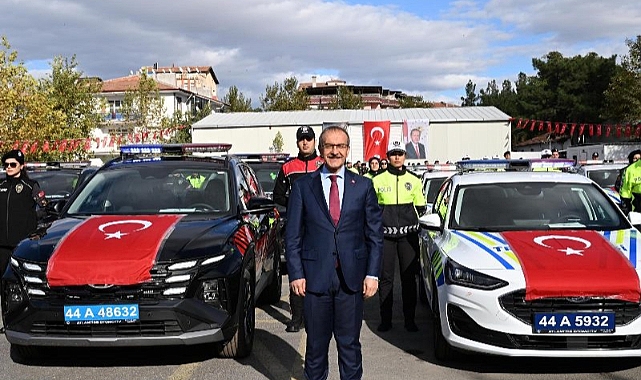 Vali Seddar Yavuz, Emniyet ve Jandarma Teşkilatımıza 80 Yeni Araç Teslim Törenine Katıldı