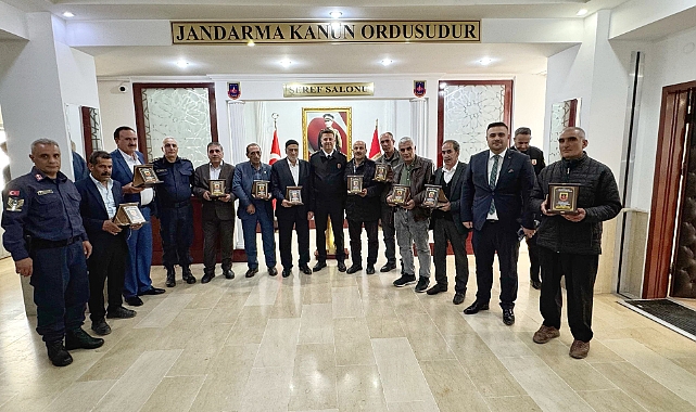 Albay Tolunay Başer’den Emekli Güvenlik Korucularına Anlamlı Plaket