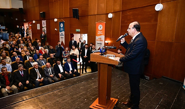 ‘Turgut Özal ve Hamit Fendoğlu’nu Anma- Anlama Paneli’ Duygusal Anlara Sahne Oldu