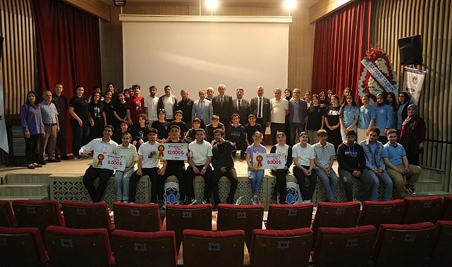 ‘’Şampiyon Kim’’ Bilgi Yarışmasının Kazananı Belli Oldu