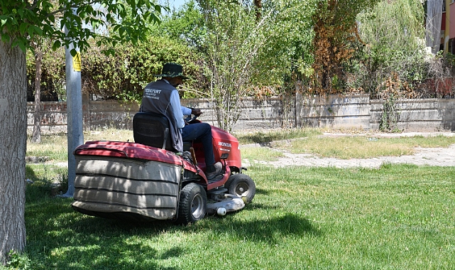 Yeşilyurt Belediyesi’nden Parklara ‘Yaz’ Dokunuşu!