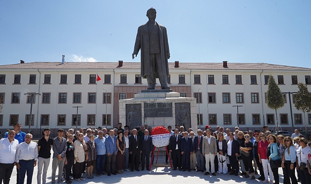 CHP’nin 102.Kuruluş Yıldönümünde Malatya’da Tören Düzenlendi