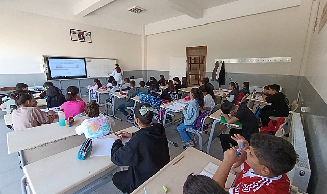 Semt Konaklarında Eğitim Gören 1400 Öğrenci İçin Ders Zili Çaldı