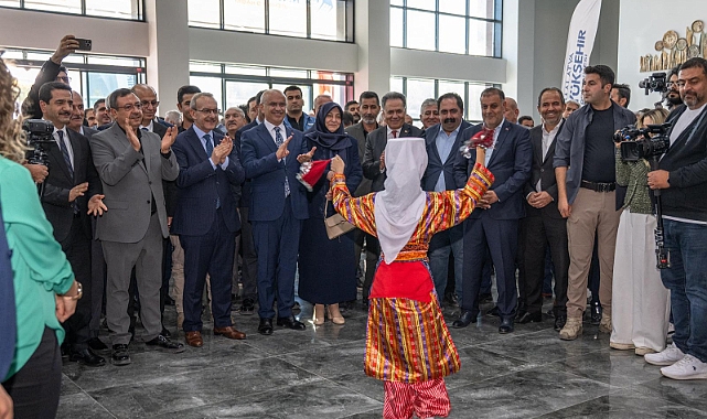 11. Malatya Anadolu Kitap Ve Kültür Fuarı Kitapseverlere Kapılarını Açtı