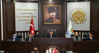 Ayhan “Milletimizin Başı Sağolsun”