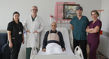 Hayati Risk Taşıyan İki Farklı Kalp Sorunu Aynı Anda Tedavi Edildi