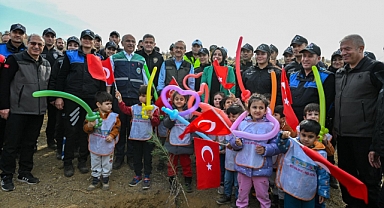 Milli Ağaçlandırma Gününde 2200 Fidan Toprakla Buluştu