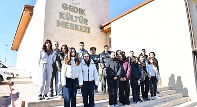 “İyilik Elçisi” Projesi Gençlere Yardımlaşma Ve Tarih Bilinci Aşılıyor