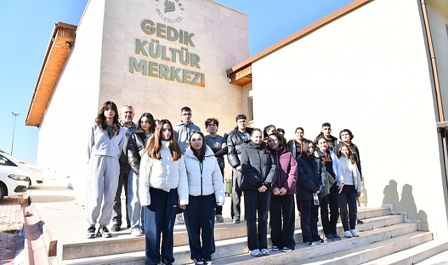 “İyilik Elçisi” Projesi Gençlere Yardımlaşma Ve Tarih Bilinci Aşılıyor