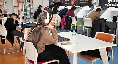 Yeşilyurt Belediyesi Çilesiz Kütüphanesi Gençlerin Buluşma Noktası Oldu!