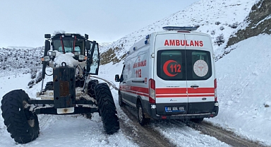 Büyükşehir Belediyesi Karla Mücadele Çalışmalarını İl Genelinde Aralıksız Sürdürüyor