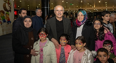 Malcolm X Tiyatro Oyunu İzleyicilerden Tam Not Aldı