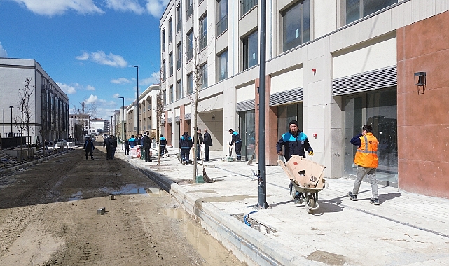 Akpınar Çarşısı'nda Temizlik Çalışmaları Başladı