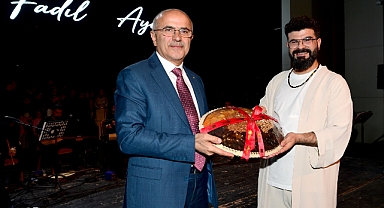 Başkan Er Sahnede Söz Aldı, Malatyalılara Konser Müjdesi Verdi