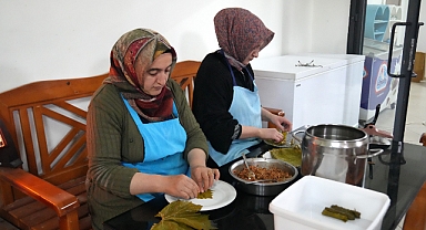 Battalgazi’de El Emeği Tatlılar Bayrama Hazırlanıyor