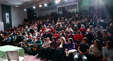 Didim’de “Kadın Kadına Özgürlük” Oyunu Yoğun İlgi Gördü