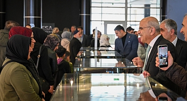 Kutsal Emanetler Ve Vakıf Eserleri Sergisi’ne Yoğun İlgi