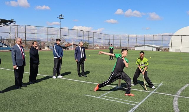 Okul Sporları Yıldızlar Kriket Grup Müsabakaları Malatya’da Başladı