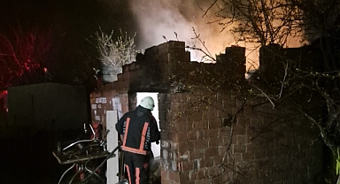 Hatunsuyu Mahallesi’nde Odunluk Yangını