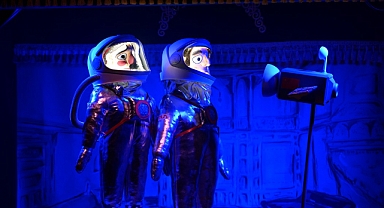 İbiş Bu Kez Uzaya Gidiyor! Miniklere Renkli Tiyatro Şöleni