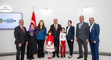 Malatya Büyükşehir Belediye Başkanı Sami Er, Koltuğunu Ece Sayar'a Devretti