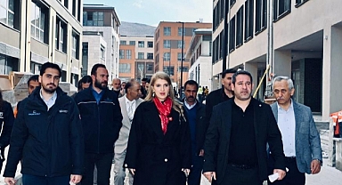 Milletvekili Ölmeztoprak’tan Merkez Çarşı’sında Yeni İş Yerlerine Taşınan Esnafa Ziyaret