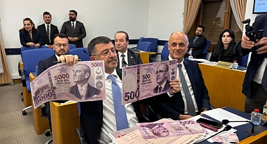 Ağbaba, “Türk Lirası Hepimizin İtibarıdır. Bu İtibar Yok Oldu”