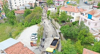 Büyükşehir Belediyesi Pütürge Merkezdeki Yolu Asfaltla Buluşturdu