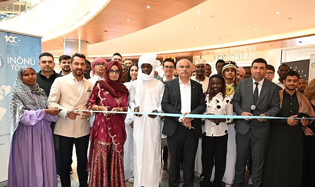 Büyükşehir'in Kurslarında Eğitim Alan Uluslararası Öğrencilerin Eserleri Sergilendi