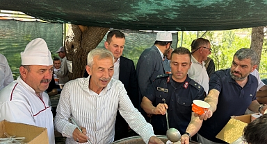 Hacı Osman Ağa Camii’nde Aşure İkramı Gerçekleştirildi