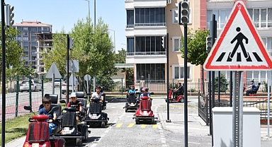 Yeşilyurt Belediyesi Trafik Eğitim Parkı'nda 6 Bin 820 Öğrenciye Uygulamalı Trafik Eğitimi
